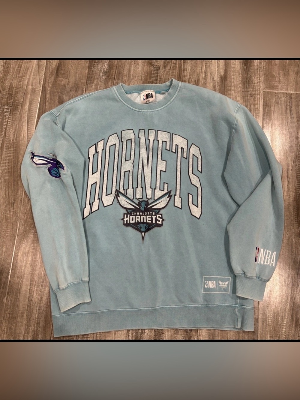 NBA Charlotte Hornets Vintage Style Crewneck Sweater Sz Small